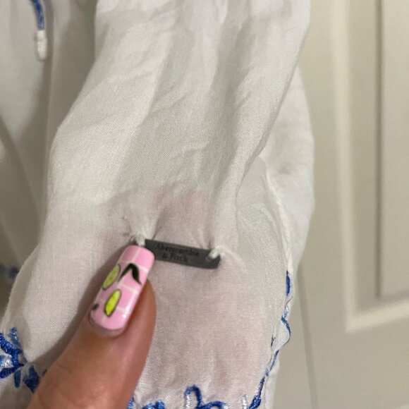 Abercrombie & Fitch Womens White Blue Tie Floral Embroider Bohemian Blouse Small - Picture 4 of 9